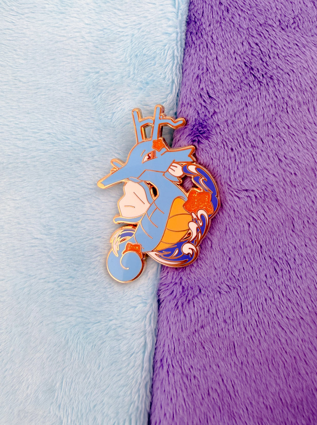 Kingdra enamel pin